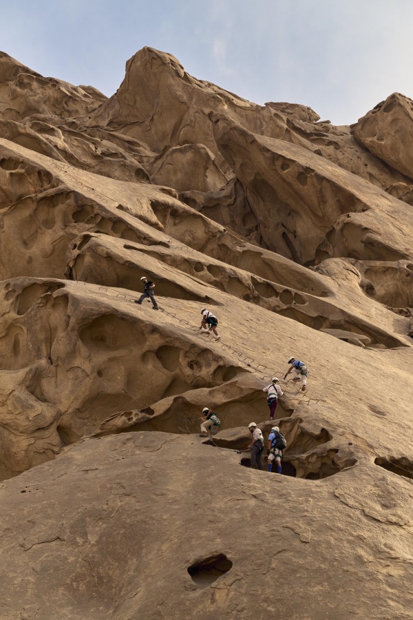DesertRock_Activity_04_Climbing_Group_Portrait_副本.jpg