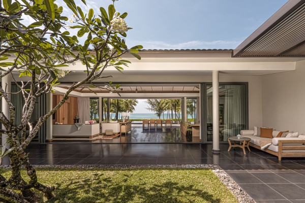 Villa_Bedroom beach pool villa_副本.jpg