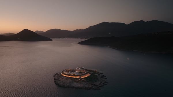 1774210927.png Mamula Island by Banyan Tree, Montenegro - Aerial (Evening)_副本.png