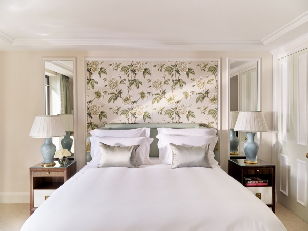 The Dorchester_Rooms and Suites_Deluxe room_Dorchester Collection (10)_副本.jpg