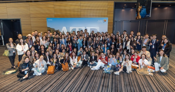 1779092812.jpg 第46届澳大利亚旅游交易会中国买家团_副本.jpg
