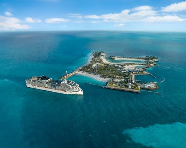 1779989242.jpg 图4:海洋礁MSC海洋保护区邀宾客探索迷人的海岛风光_副本.jpg