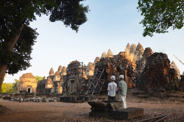 1781011739.jpg Phnom Bakheng Temple_副本.jpg