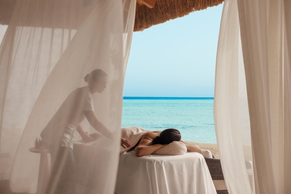 Thuwal_01_Spa_Treatment_Lady_副本.jpg