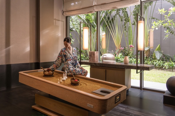 The Spa_New treatment_The Quartz Earth Ritual石英大地疗愈仪式_副本.jpg