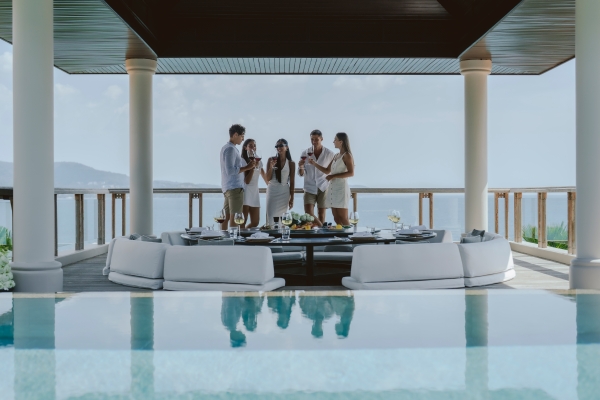 1784972408.jpg Dining in Villa (2)_副本.jpg