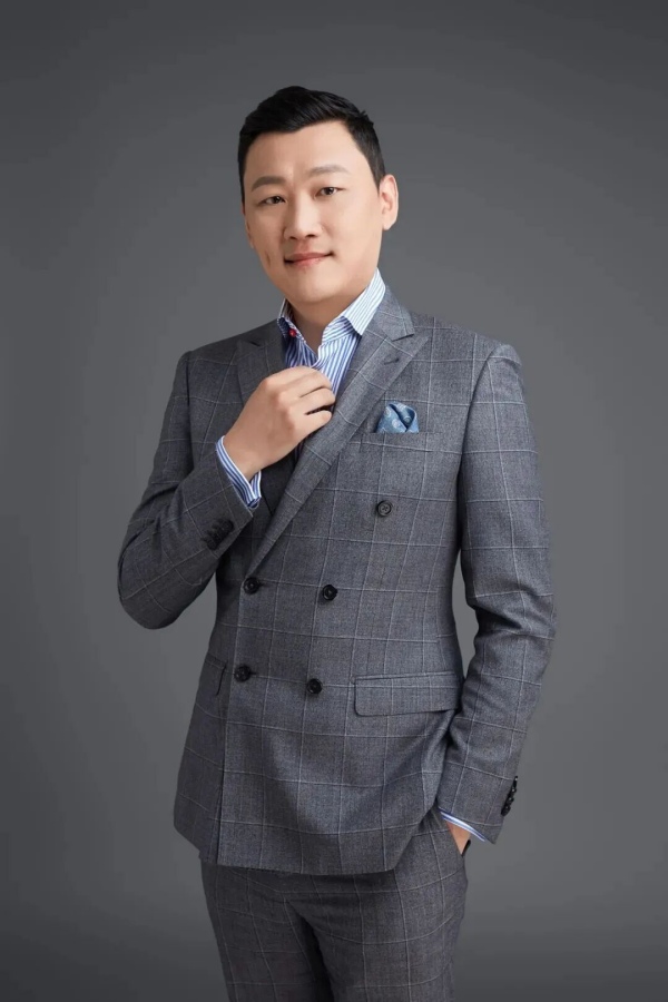 1785052871.jpg 蒯宇翔出任苏州太湖皇冠假日酒店总经理_副本.jpg