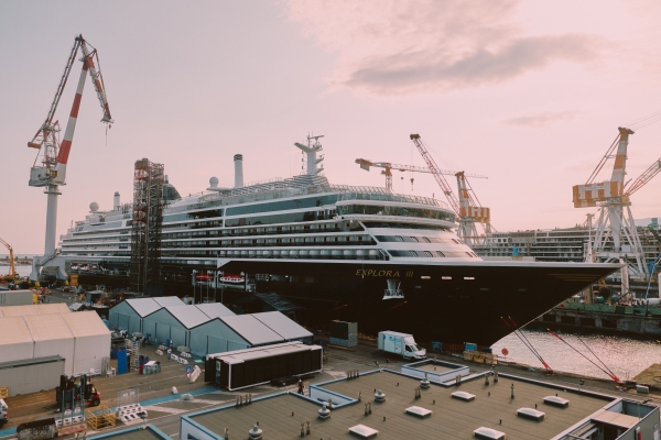 EXIII - Exterior ship pictures (3)_副本.jpg