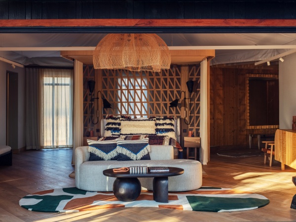1785944086.jpg Anantara Tented Camp Kafue River Presidential Villa Bedroom.jpg
