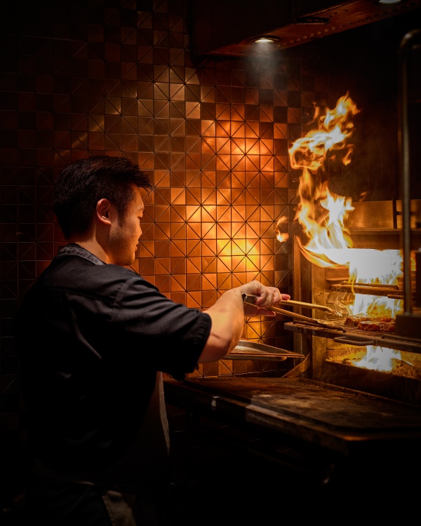 1787888395.jpg ATAS X GUUM_Chef Grilling_1_副本.jpg