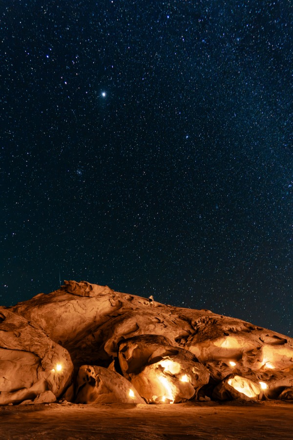 1788190674.jpg Dark skies at Desert Rock 1_副本.jpg