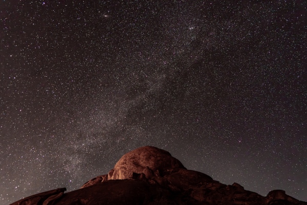 1788190682.jpg Dark skies at Desert Rock_副本.jpg