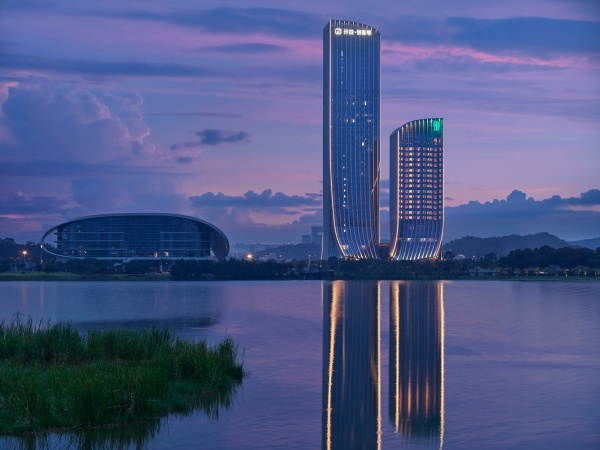 1790637553.jpg 1.广州九龙湖悦榕庄外观(夜).jpg