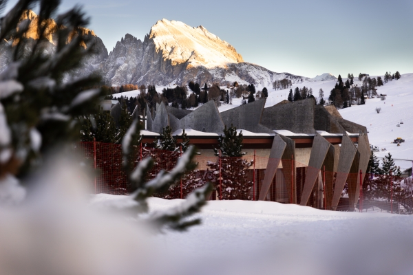 1791764651.jpg RF24_COMO_CAD_Exterior_ChaletViewSnowyWeather_副本.jpg