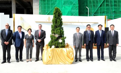 美高梅路凼项目举行平顶仪式