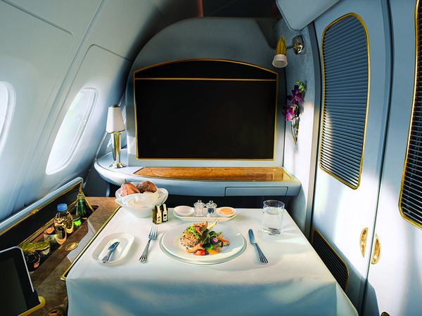 阿联酋航空升级烈酒酒品 让乘客体验“皇室风韵”