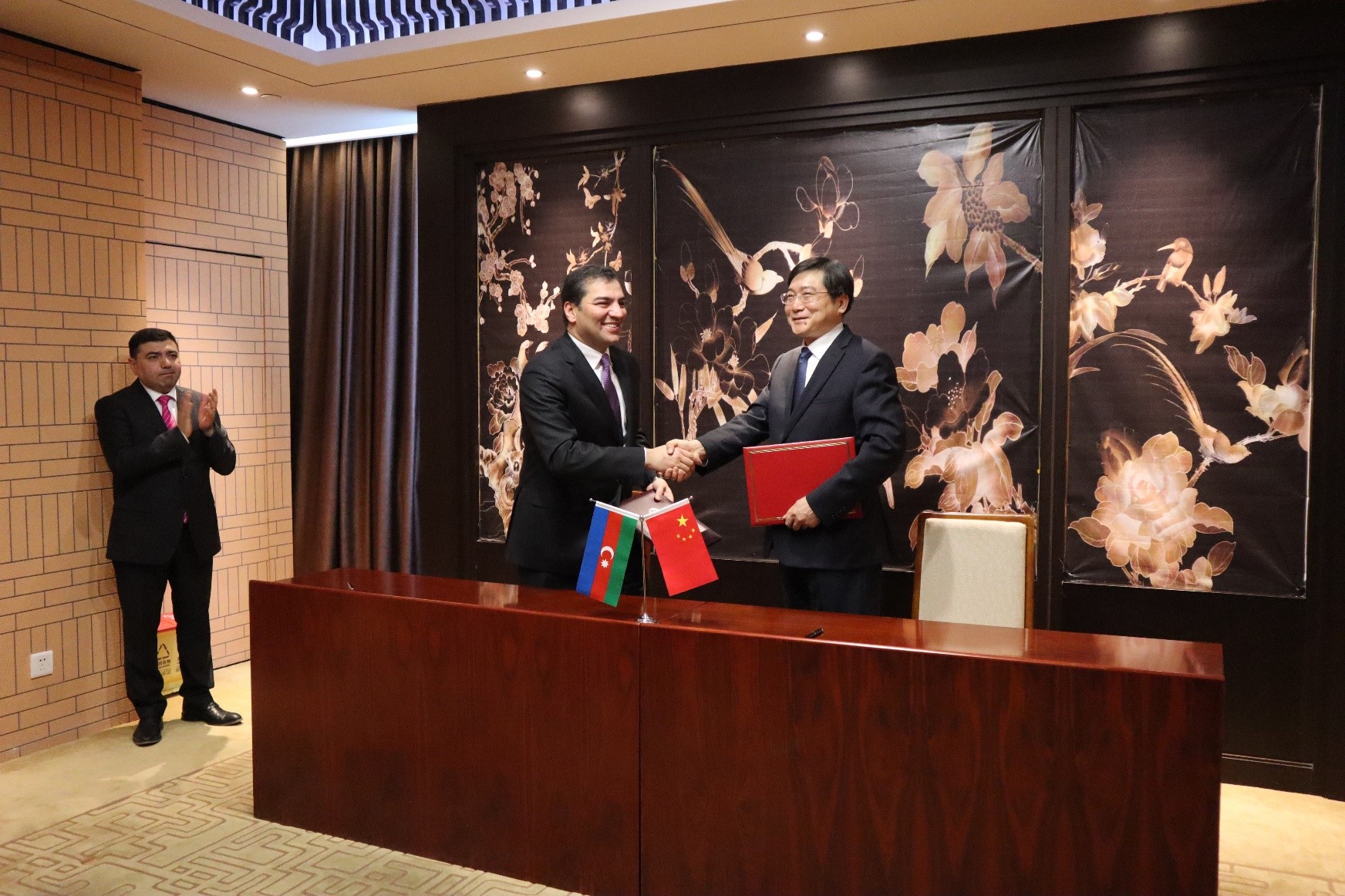 阿塞拜疆与中国签署谅解备忘录 携手共促中国团队前往阿塞拜疆旅游