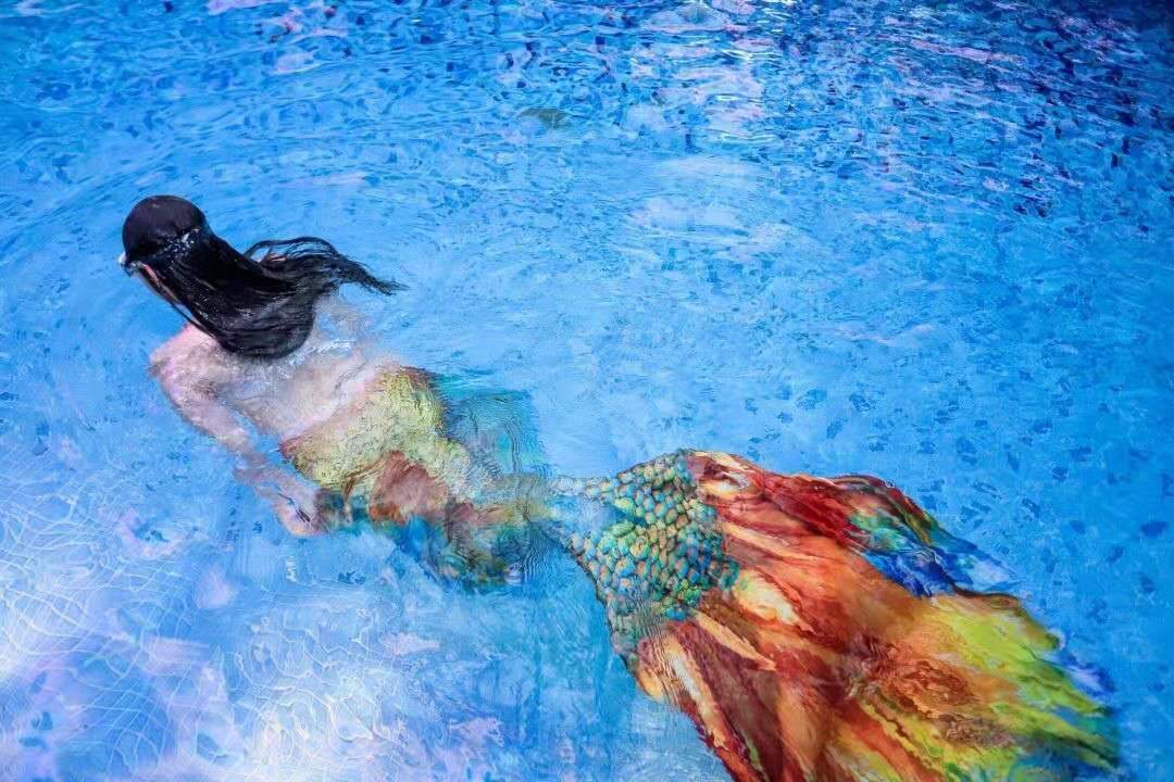 北京国贸大酒店举办夏威夷风情泳池派对之夜