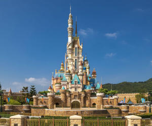 香港迪士尼乐园度假区“15周年奇妙庆典”启动无限欢乐 万众期待“奇妙梦想城堡”华丽登场