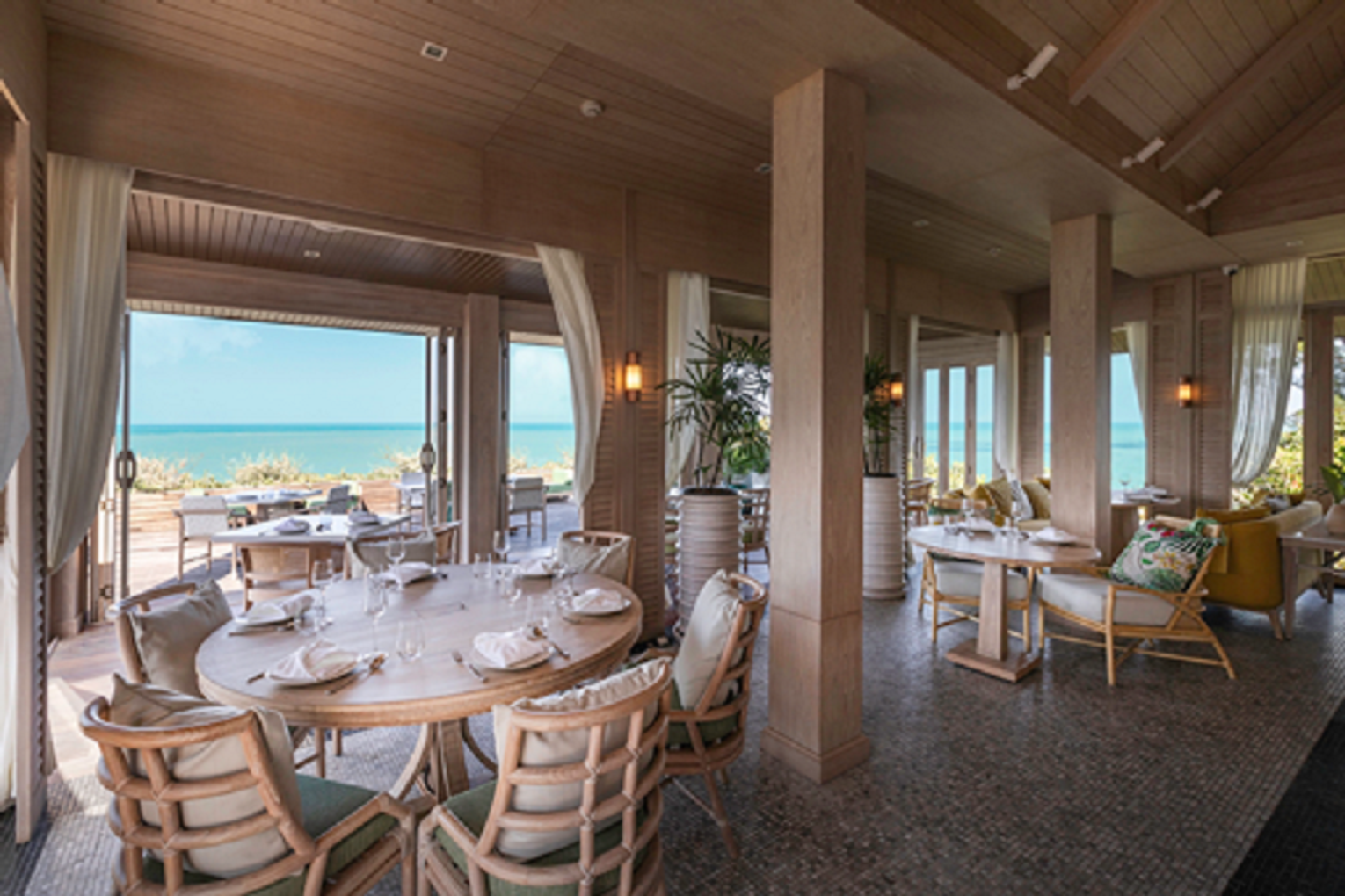 苏梅岛Cape Fahn度假村Long Dtai餐厅盛大开业