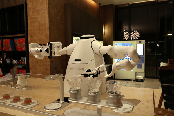 猎户星空烹茶机器人&ldquo;豹大白&rdquo;入驻北京世园凯悦酒店 引领科技冬奥新热潮