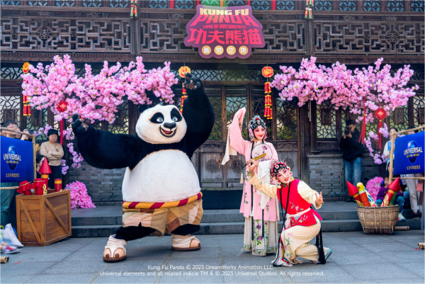 北京环球度假区携经典角色及人气演出在乌镇戏剧节上演限定快闪