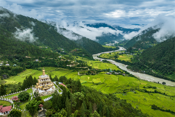 探索不丹的巍峨群山与丰富动植物  感受当地可持续生活方式与探险旅程