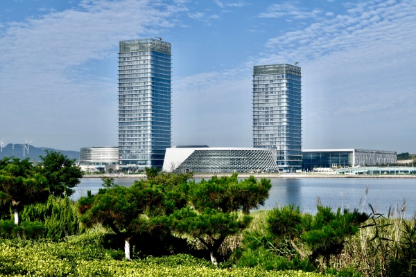 威海滨海皇冠假日酒店盛大启幕，打造滨海商务会奖新地标