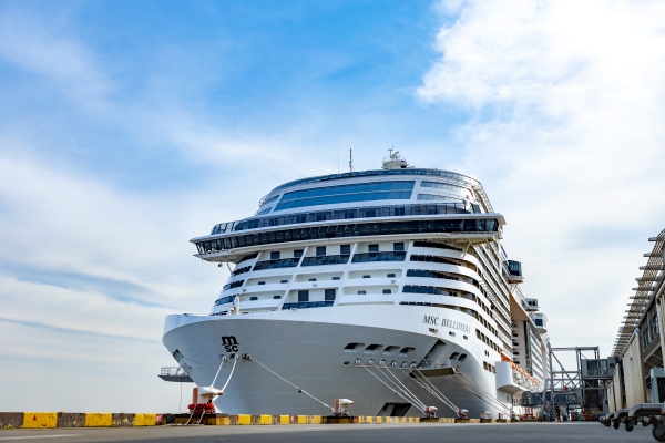  &ldquo;亚洲旗舰&rdquo;MSC荣耀号今日回归上海母港，MSC地中海邮轮开启2026年中国母港全新航季暨在华二十周年新篇章